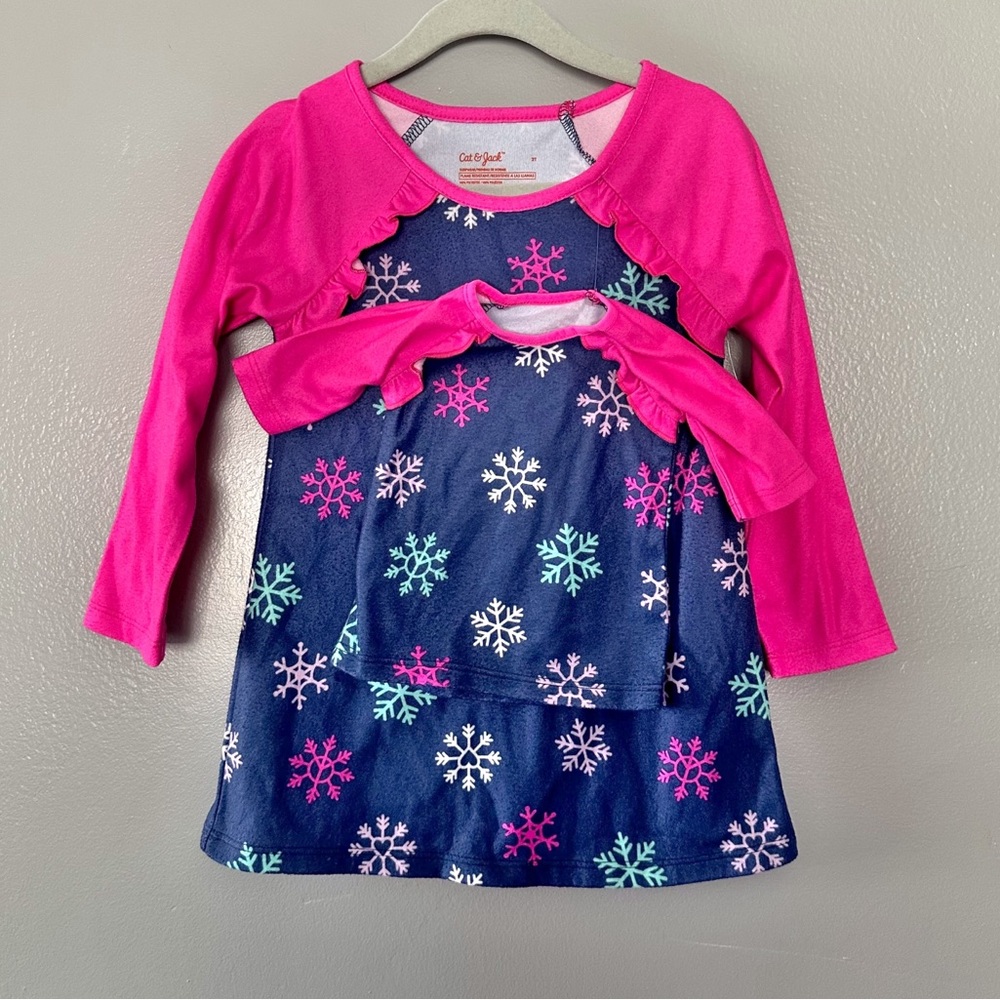 NWOT Cat & Jack Pink and Blue Snowflake Nightgown with matching Doll Gown Sz 2T